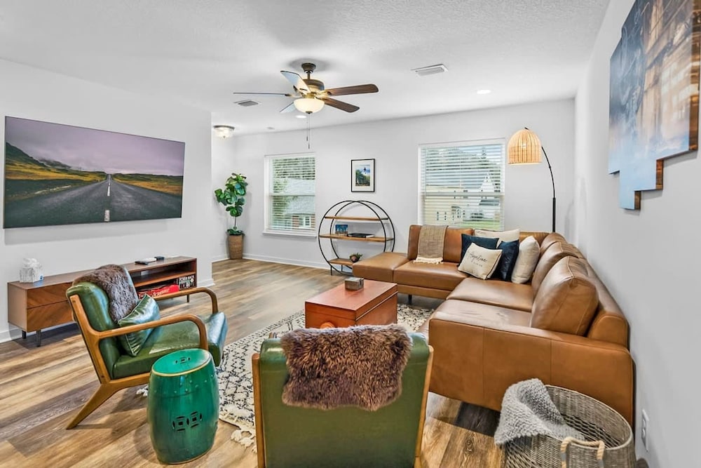 Pool Spa Downtown by Beach FOY Add Golf Cart
