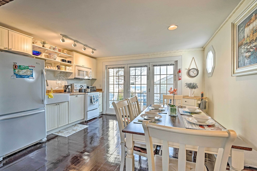 Ocean View + Beach Access: Cape Cod Townhome