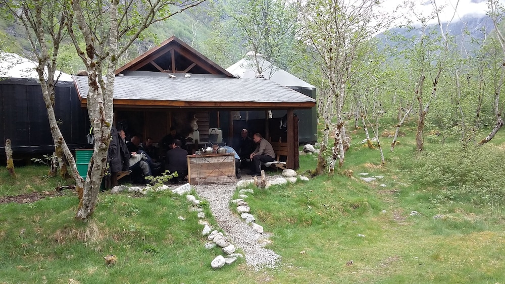 Hardanger Basecamp