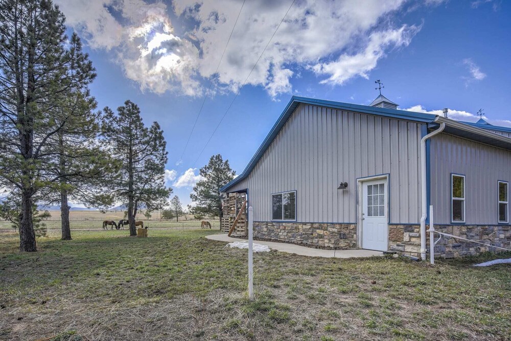 3BD Barndominium🐎 Ranch Experiencefoosball Snow Shoeswinter Trails view 4