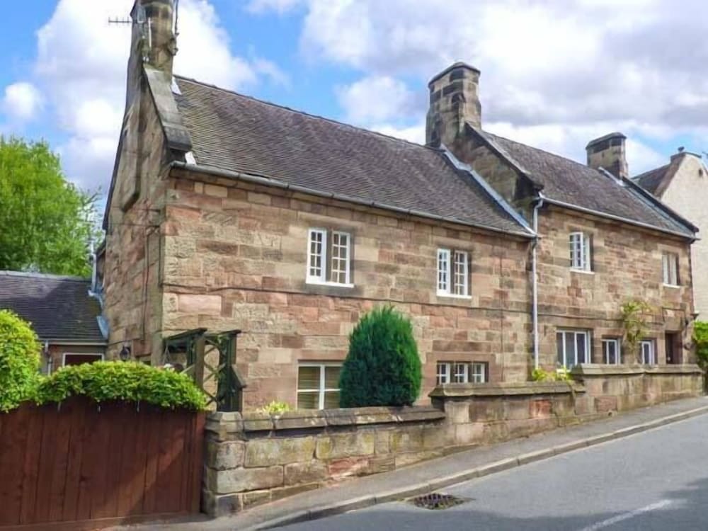 Stoke-on-trent Vacations - Ash House - Property Image 1