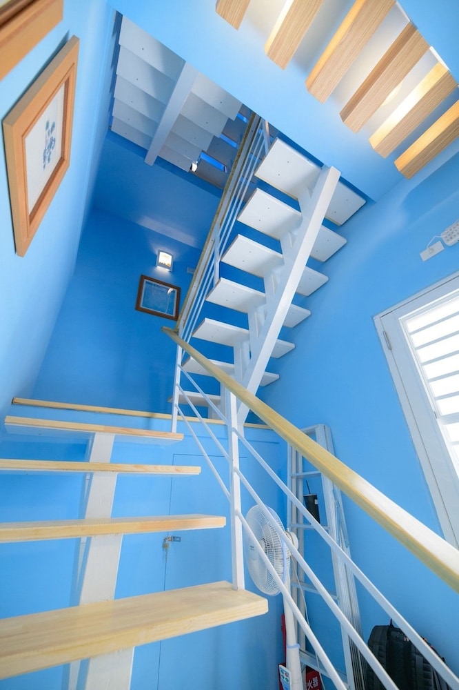 Summer Sea Hostel