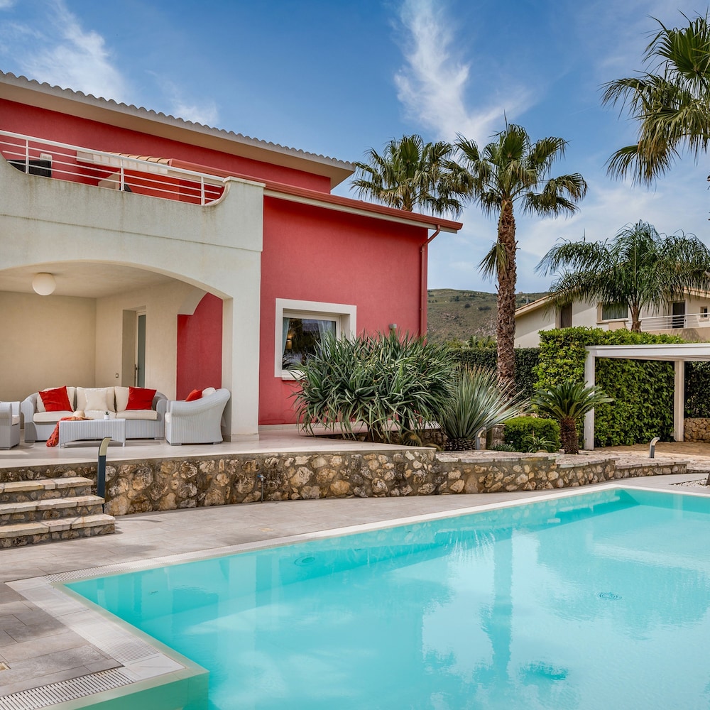 Villa Jacqueline con Piscina Privata 8 Posti Letto