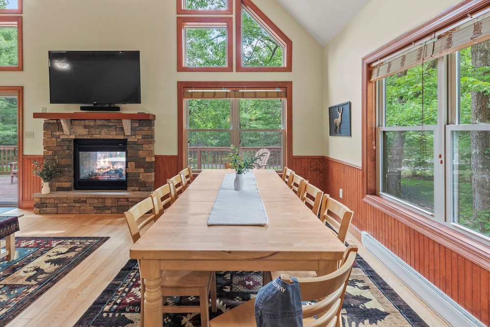 Bear Paw Lodge by Avantstay Hot Tub Deck Fire Pit
