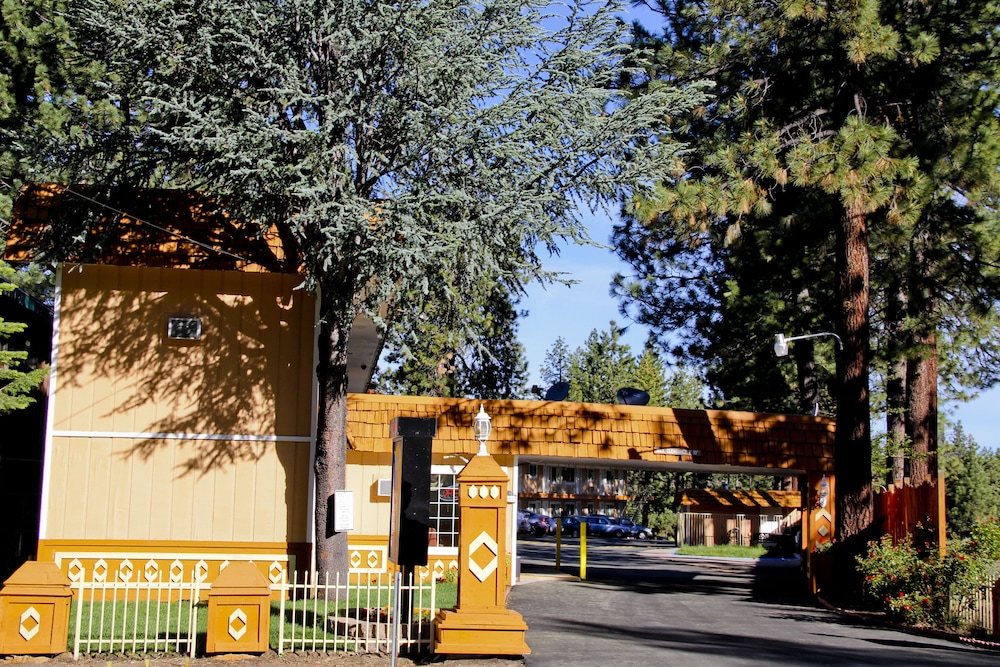 Lake Tahoe Vacations - National 9 Inn - Property Image 4