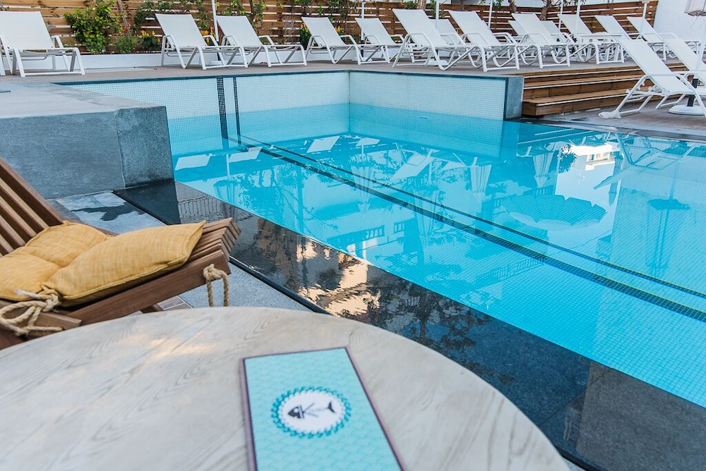 Kahlua Sea View Suites - Adults Only