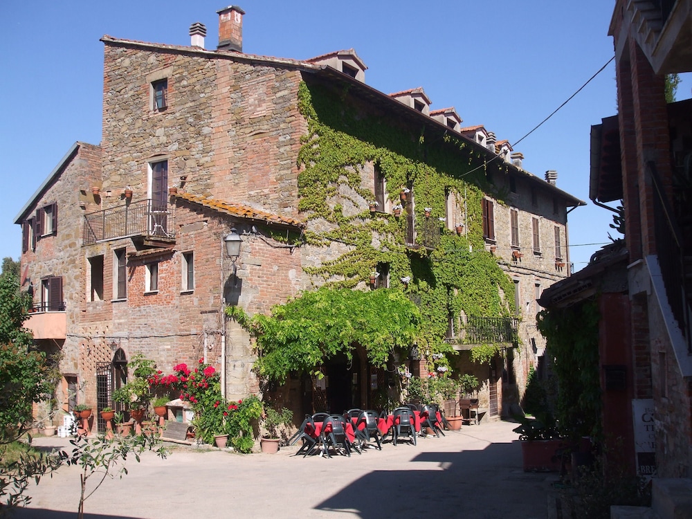 Borgo Cenaioli view 2
