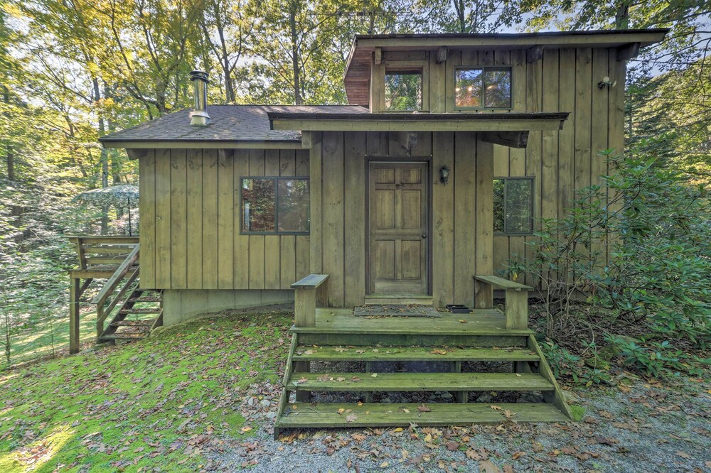 Cabin w/ 3 Acres, Tennis Courts: By 4 Ski Mtns view 4