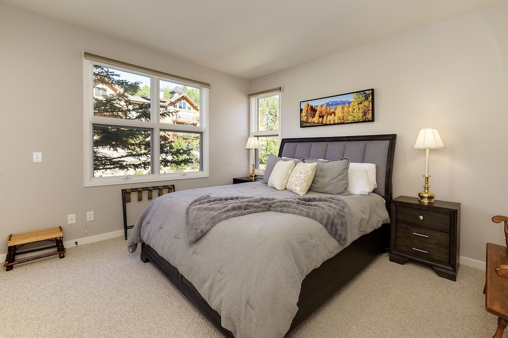 Trademark Condo Short Walk to Shuttle by RedAwning view 2
