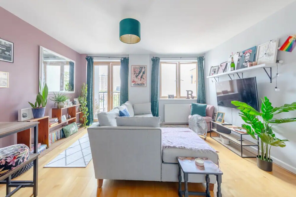 Stunning & Chic 1 Bedroom Flat - Plaistow!