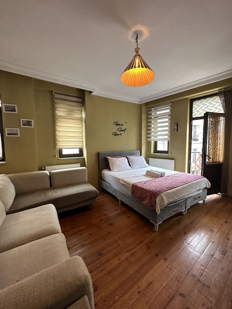 Green Bird Süit - Image 9