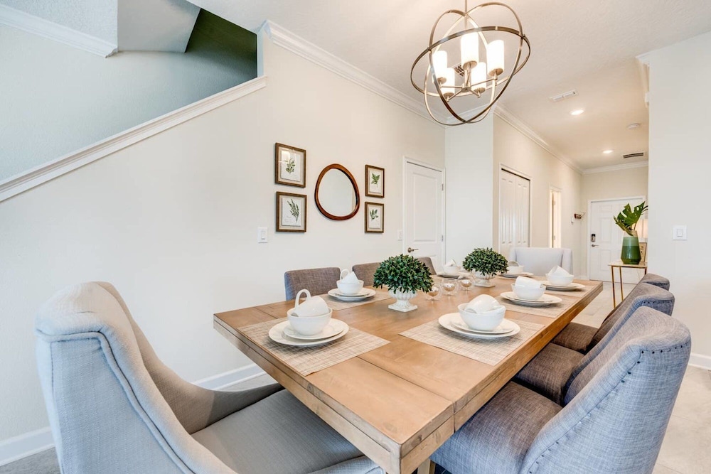 Modern and Spacious 5 bed Home Resort - Image 2