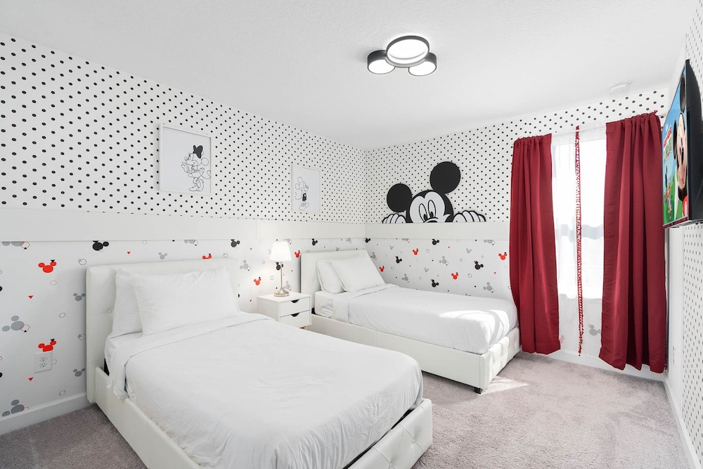 Super Close- Disney s Parks w Theme Rooms Pool