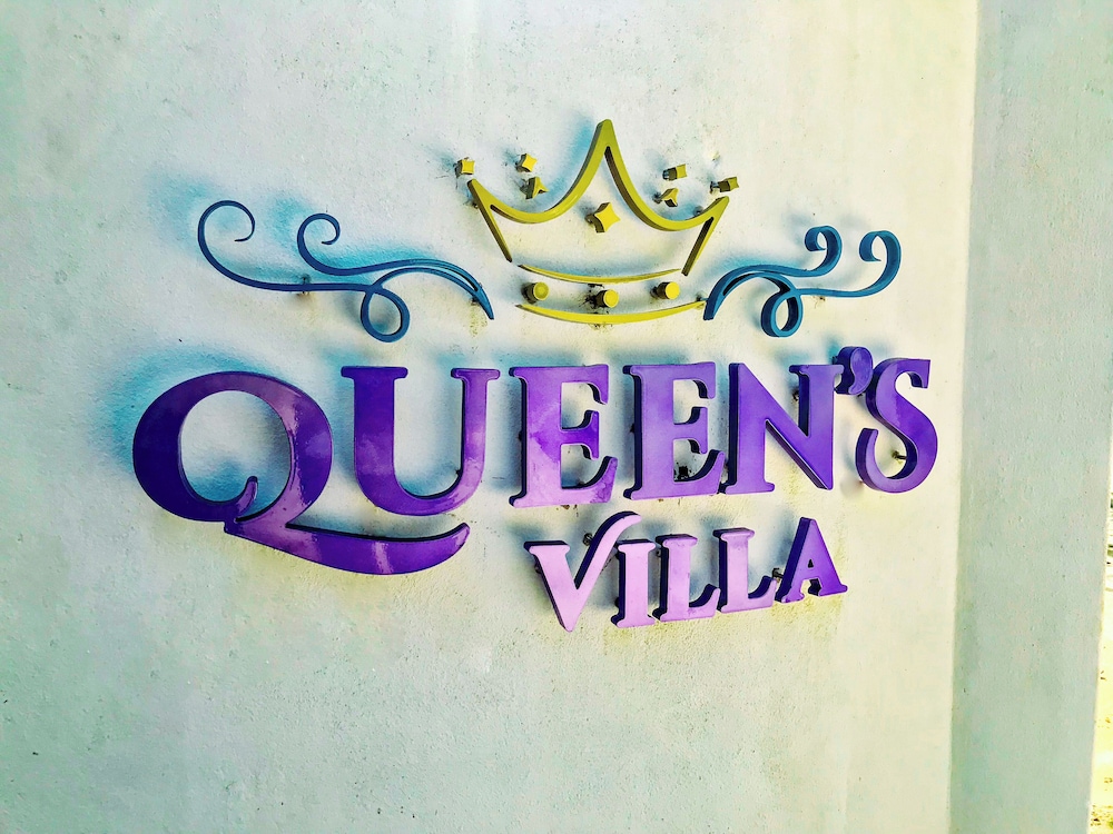 Queen's Villa
