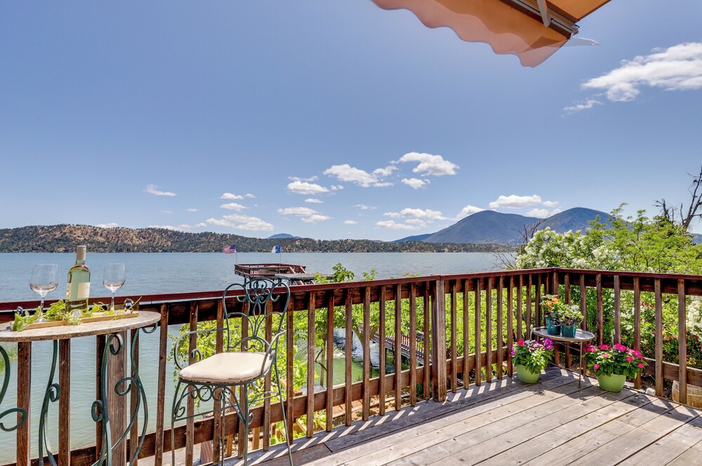 Shared Boat Dock at Clear Lake Couples Retreat