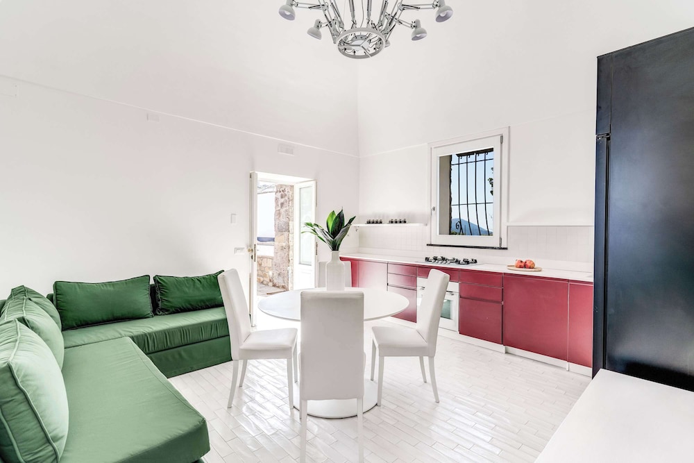 Giulia 2 Villa Apartment Shared Pool Sea Views