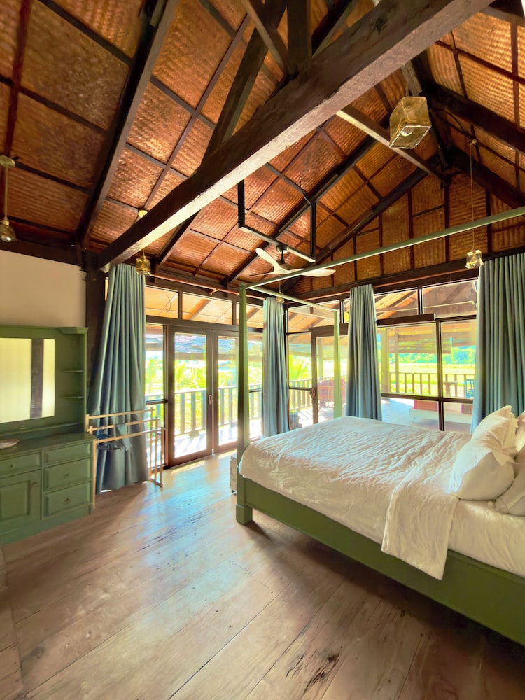Dalasone Pool Villas