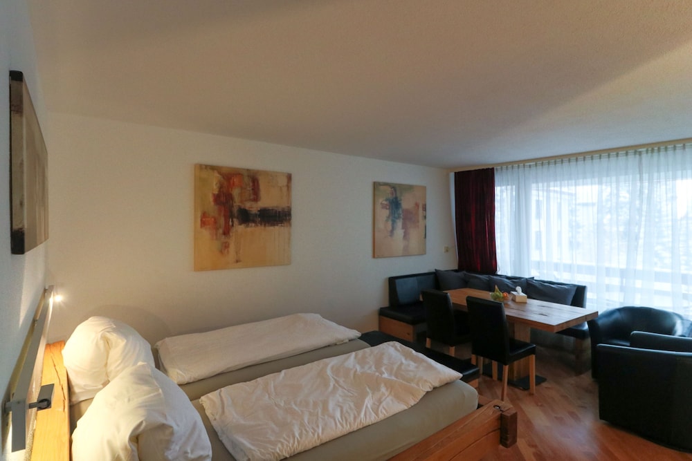 Apartments Cresta