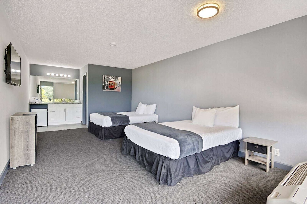 Ramada by Wyndham New Orleans