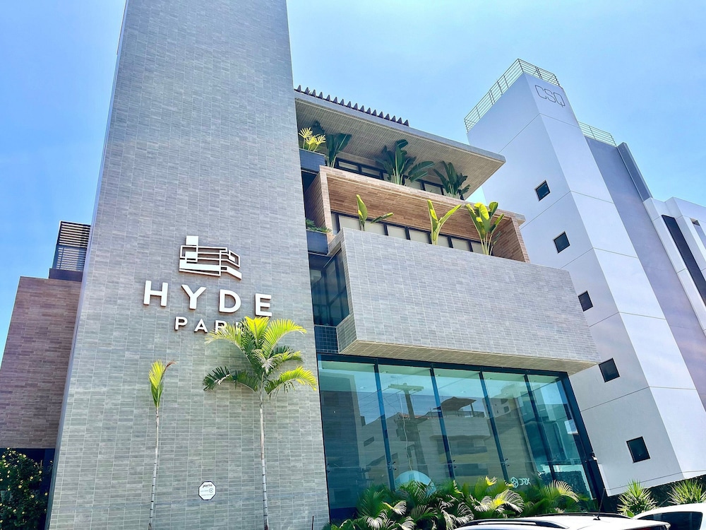 Hyde Park Lofts - by Living