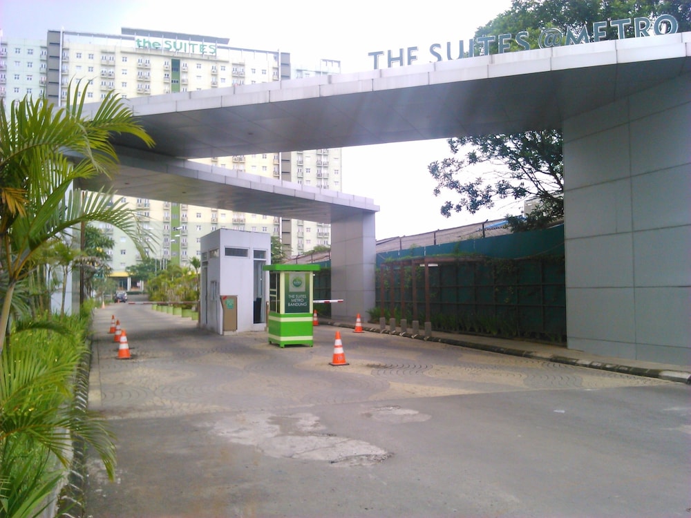 Apartemen The Suites Metro Yudis