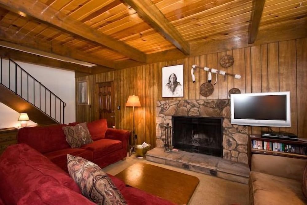 1823 Hunkpapa St.