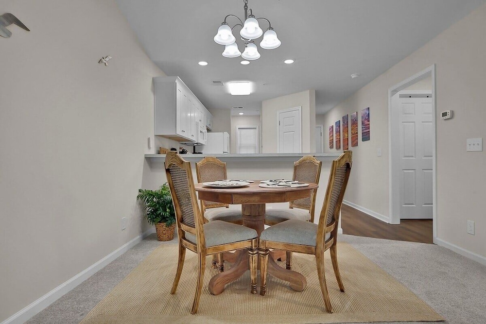 River Oaks 30h 2 Bedroom Condo