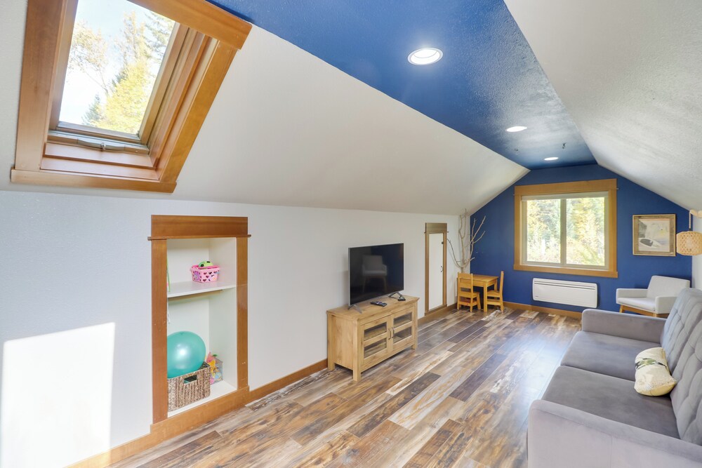 5 Mi to Whitefish Resort: Home w/ Shared Yard!