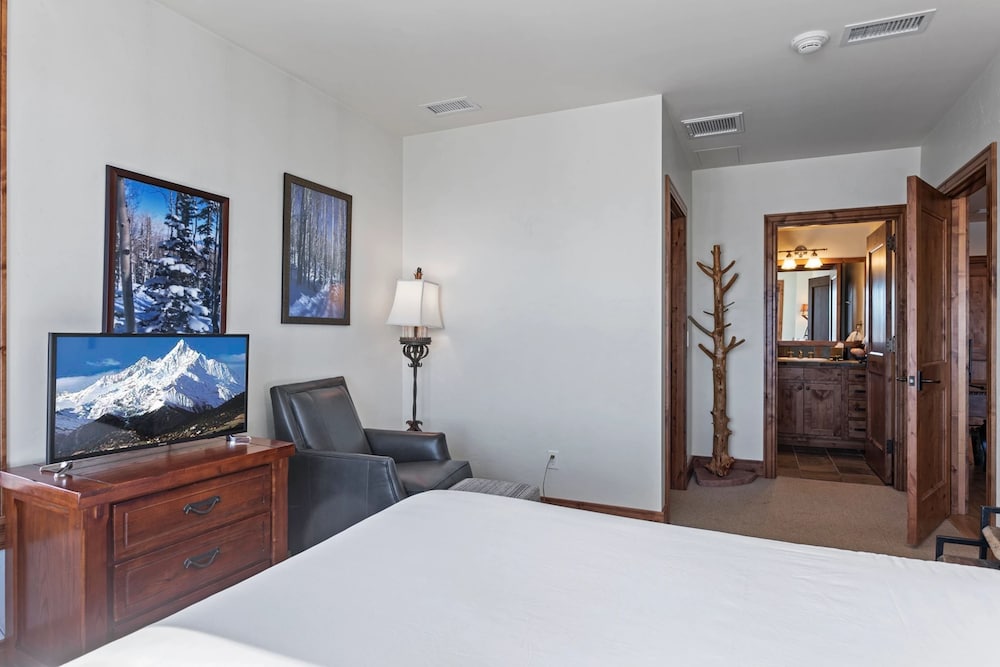 Shooting Star Lodge at Deer Valley Resort - Three Bedroom Residence #205 3 Condo