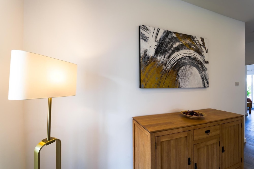Brand-New Modern 3-Bedroom Villa MB20