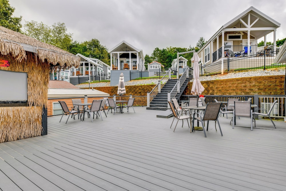 Community Perks + Views: Cozy Lake Norman Cottage