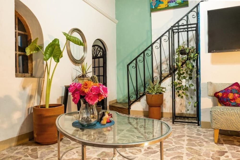 Homestal California Hostal Tlaquepaque