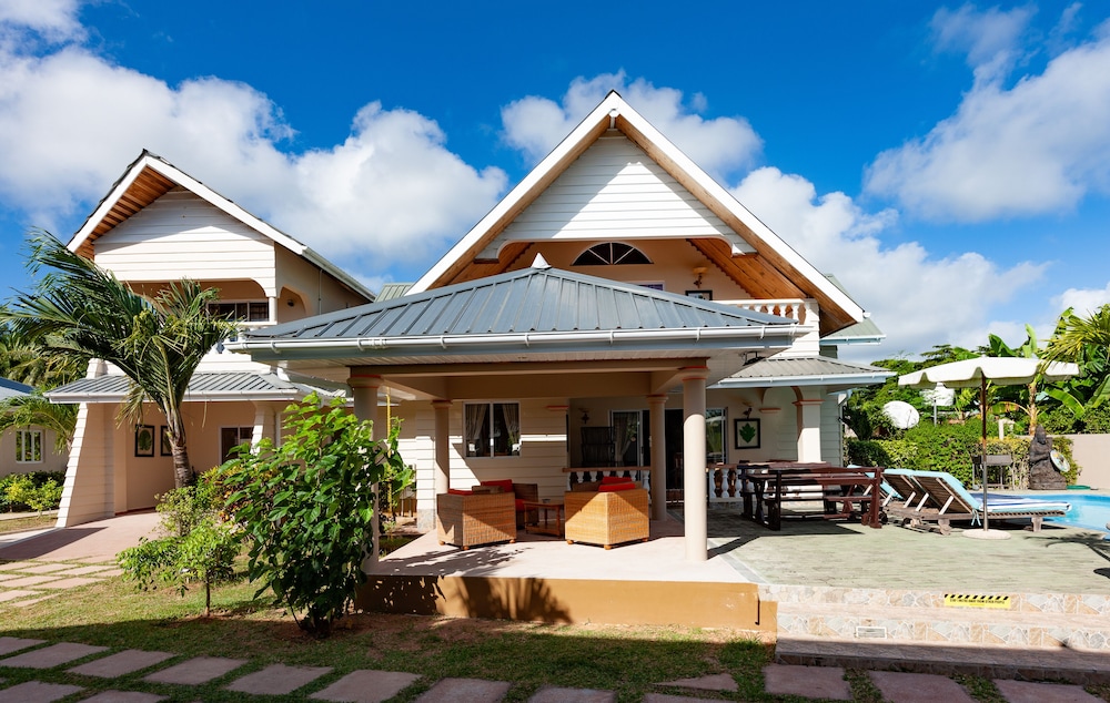 Villa Aya