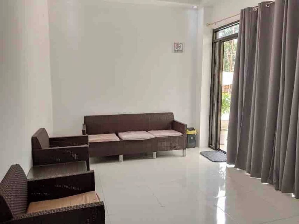 Serene Farmhouse Retreat in Alfonso, Cavite - Perfect for Family Getaways