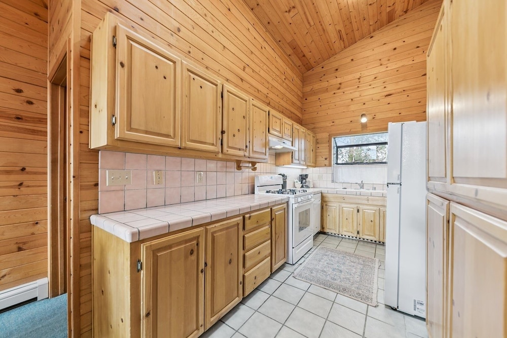 589 Danube Drive 3 Bedroom Condo