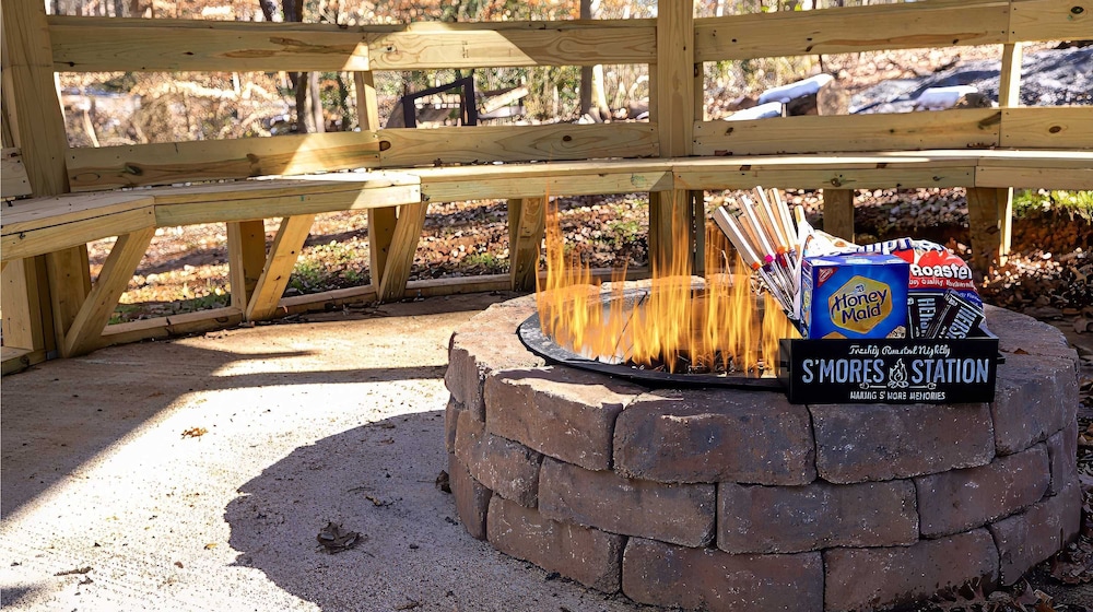 Bigfoot Bunkhouse Pool Views Theater Arcade Firepit Book Now