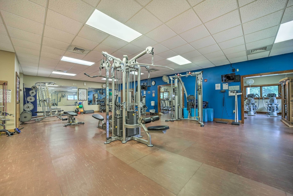 Newly Renovated: Pet-friendly Sapphire Retreat!