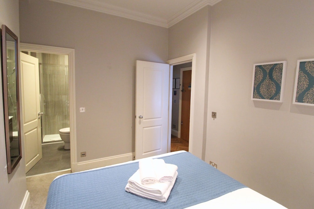 Barons Court Apartments by Viridian Apartments