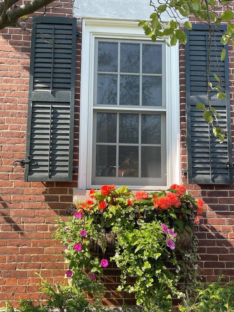 Dodds Brick House Bed & Breakfast