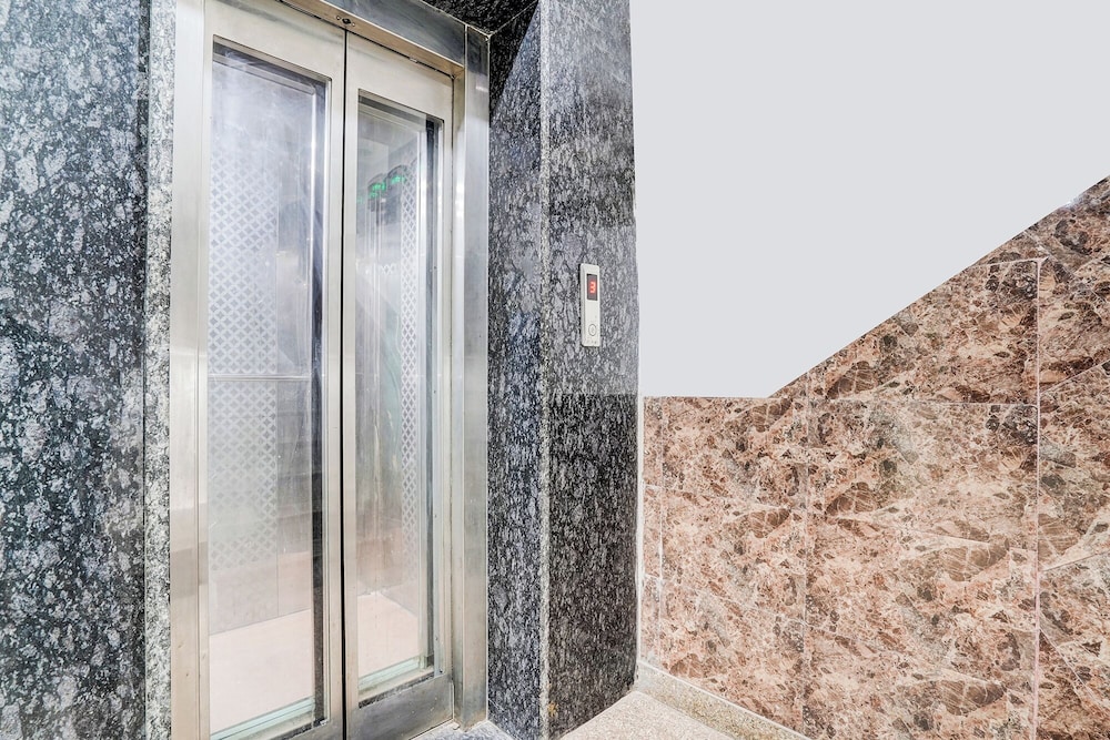 Fabhotel Cyberhub Suits
