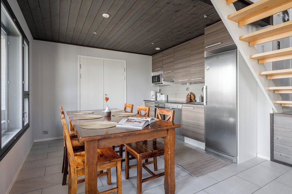 Spacious 2BR Cabin at Riihivuori Peak