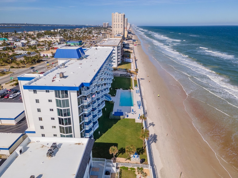 Surfside Club 503