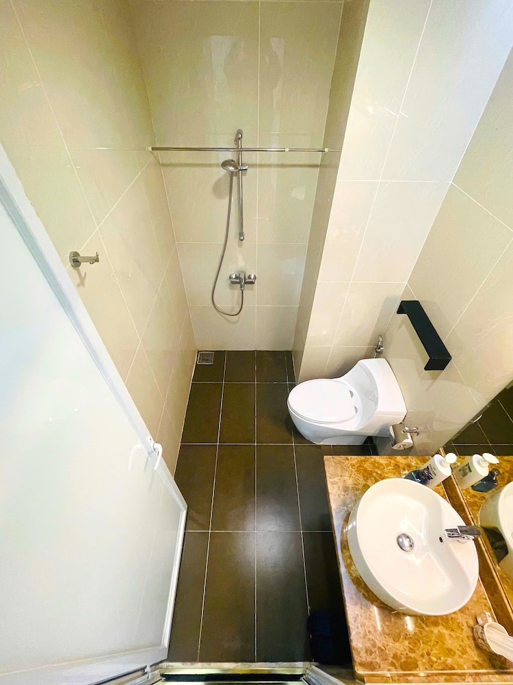 Diamond Suite Golden King