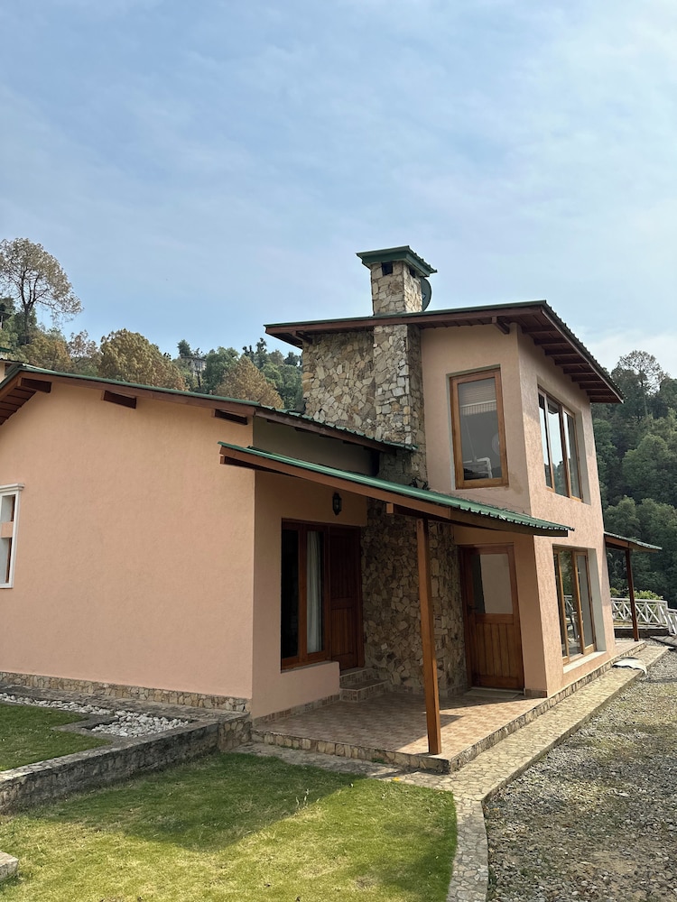 Luxsugero Cottages Premium view 5