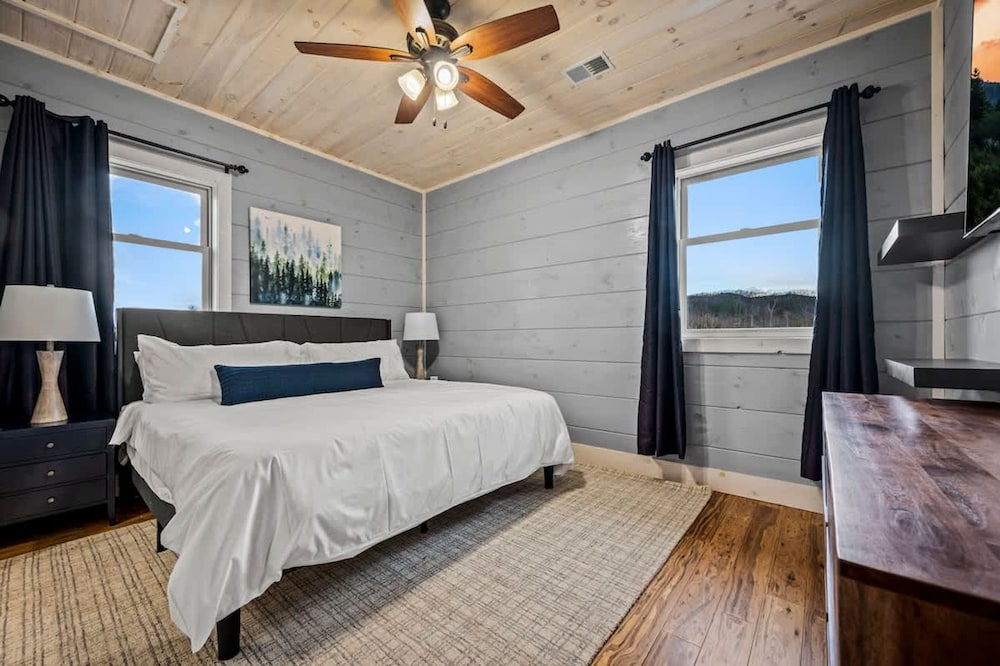 Sleeps18 Views 2 Hottubs Family Reunion Retreat