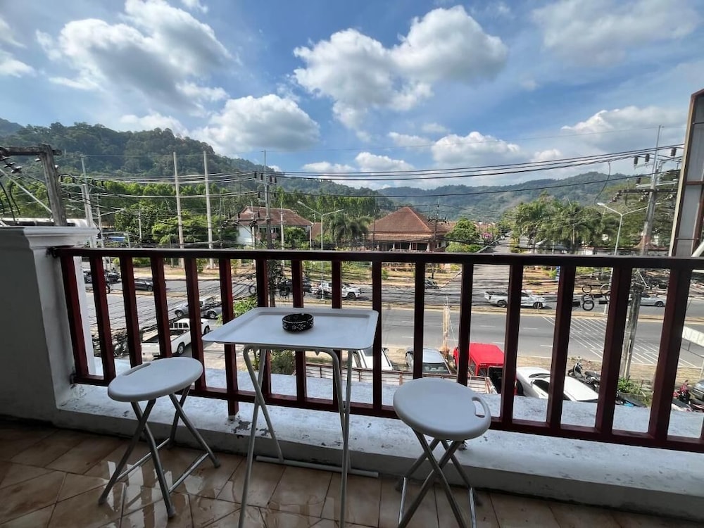 Private Apartment in Phuket With Balcony and Free Wifi