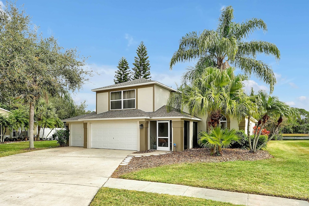 Near Disney & Universal: Family Retreat in Orlando