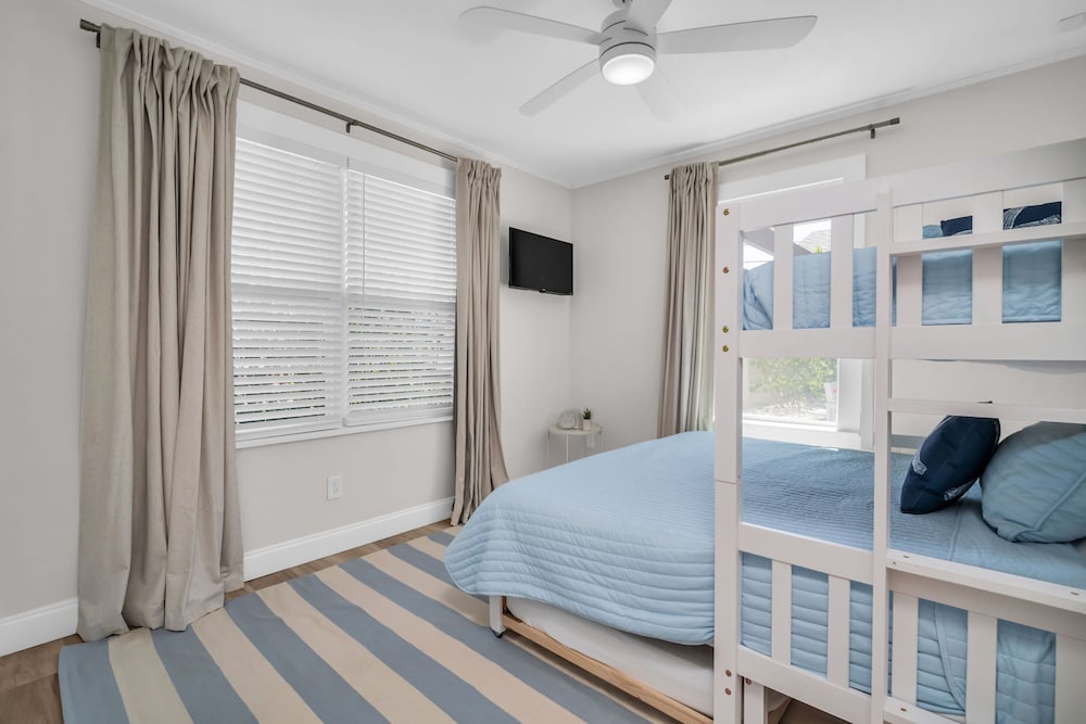 NEW Beach Envy 4BR Pool Spa Steps From Sand