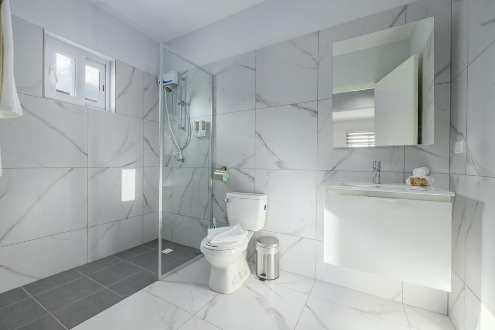 Brand New 3BR 2BA w Private Pool Near Palm Beach