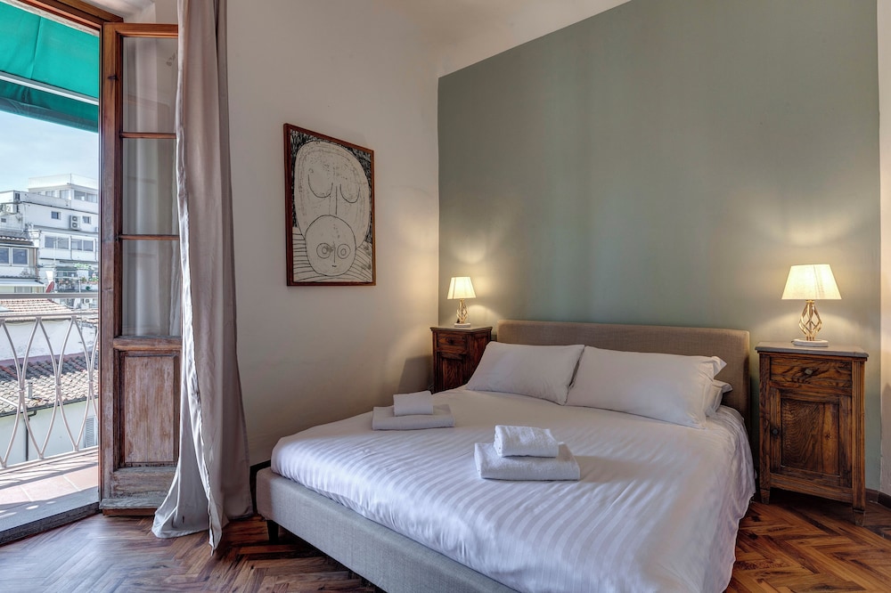 Palestro Apartment by Mamo Florence